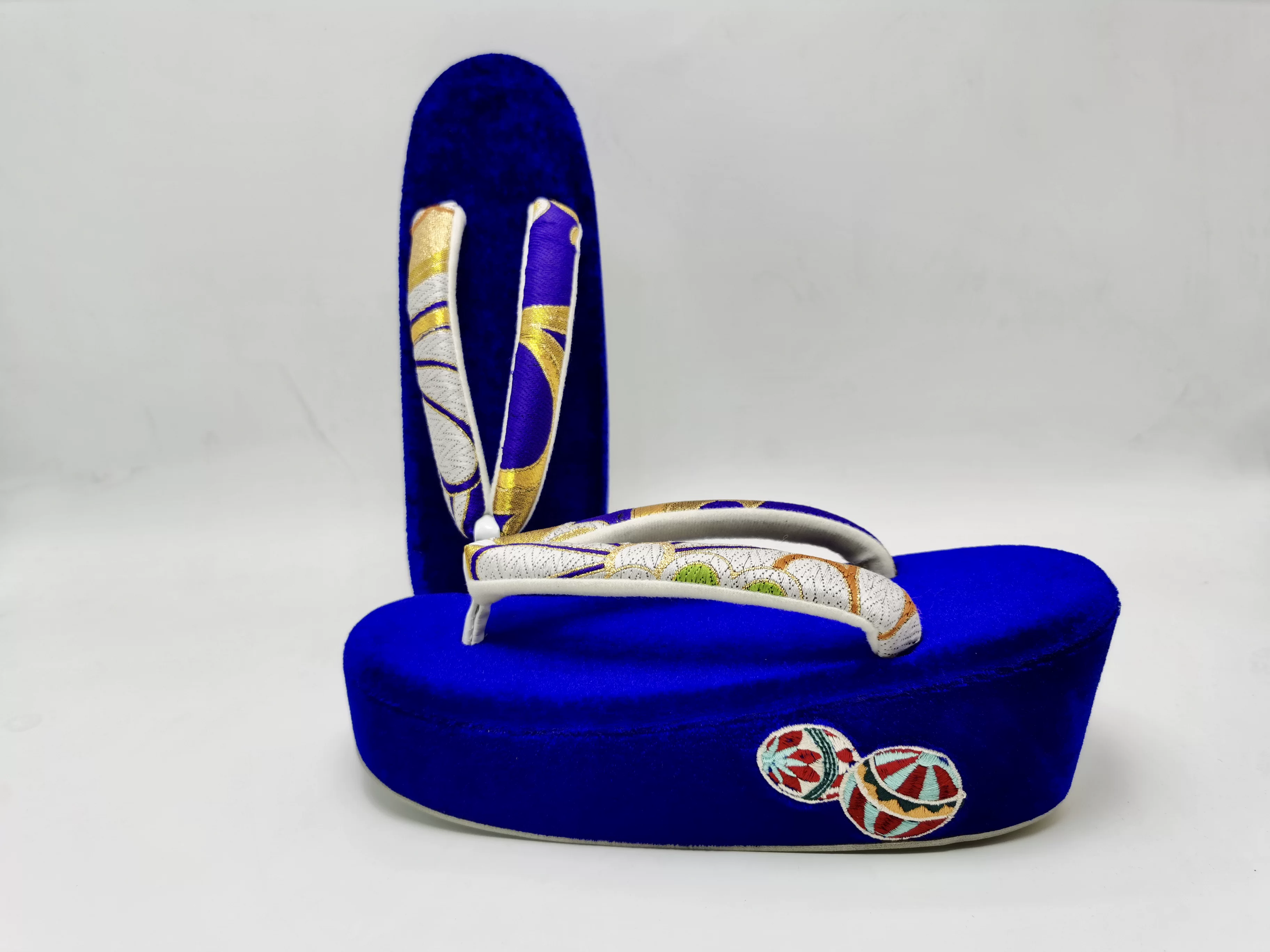 Japanese Cork-Soled Sandals (Z - огляд і ціна Japanese Women Formal Wear